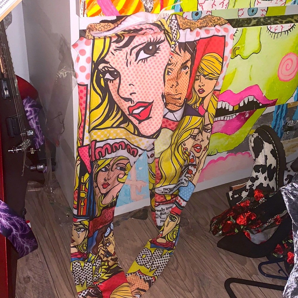 SM women’s comic strip graphic novel leggings